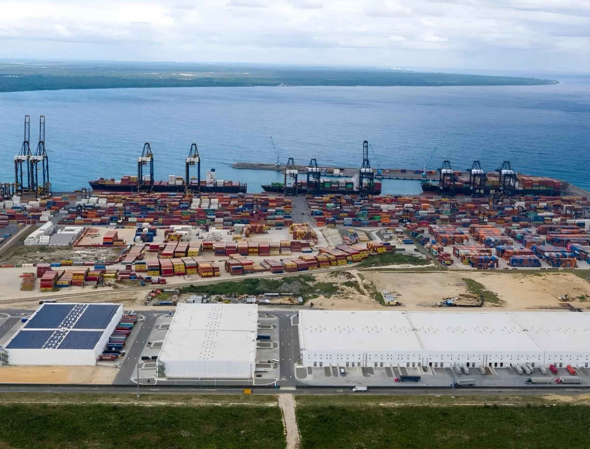 major commercial port in Dubai