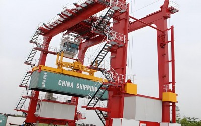 Different Types of Cranes and Their Role in Cargo Handling